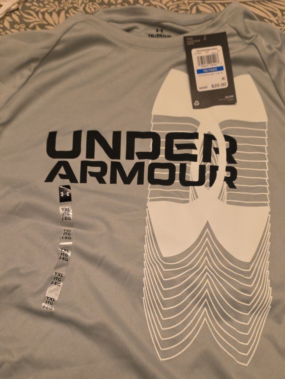 Under Armour Men’s Light Gray Performance Graphic Tee with White Logo